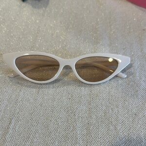 Chic White Cat-Eye Sunglasses